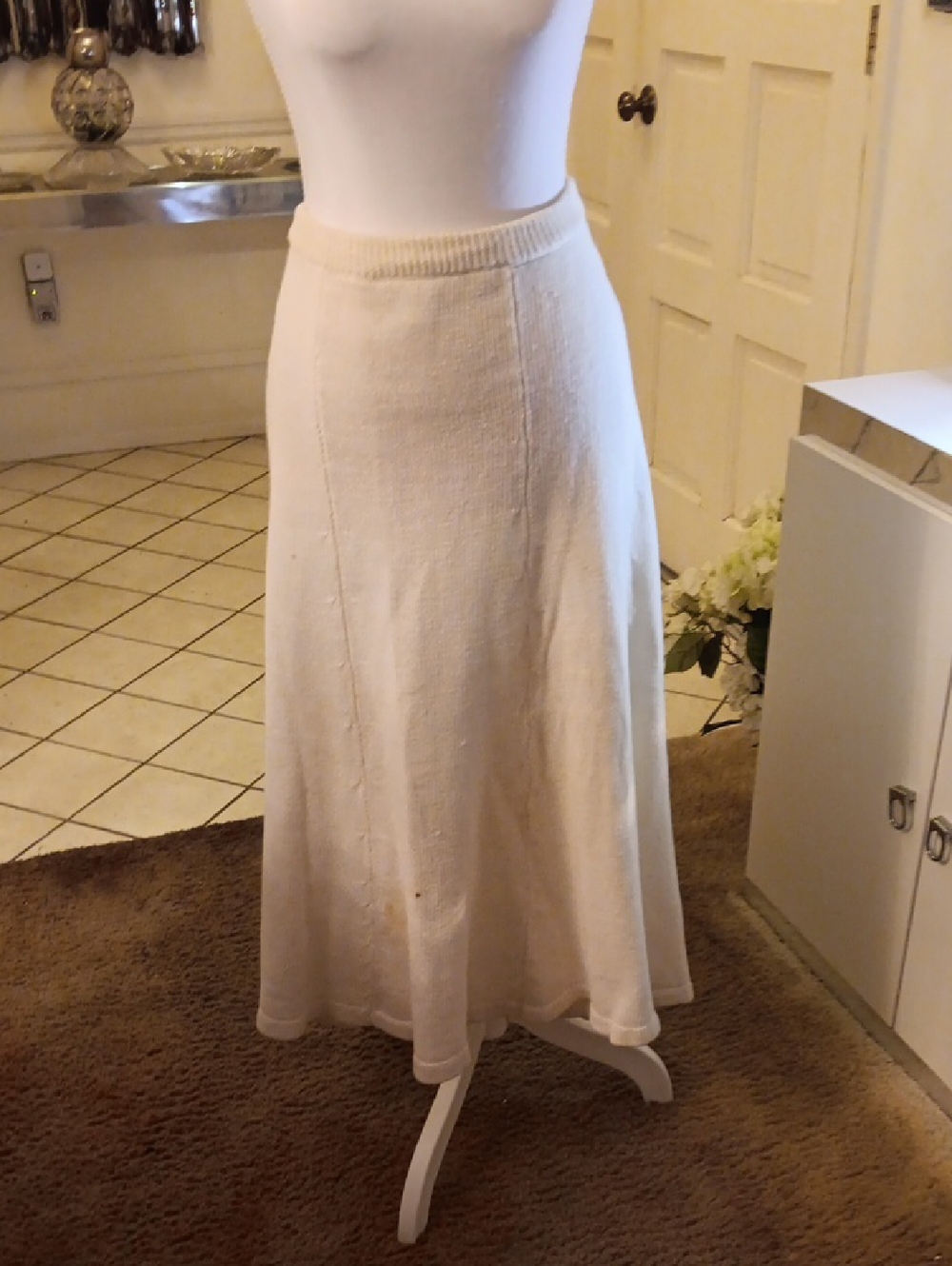 Women’s Cream Maxi Knit Skirt with Elastic Waist